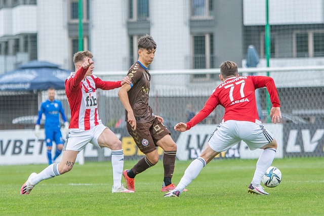 眼于防守反 眼于防守反